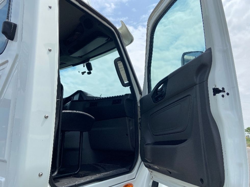 Day Cab Tractor-Heavy Duty Tractors-International-2019-LT625-San Antonio-TX-436,852\n\t\tmiles-$ 23,500 - Image 12