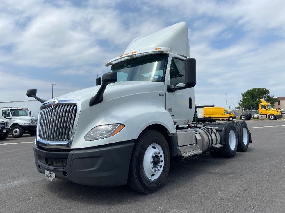Day Cab Tractor-Heavy Duty Tractors-International-2019-LT625-San Antonio-TX-436,852\n\t\tmiles-$ 23,500 - Image 3