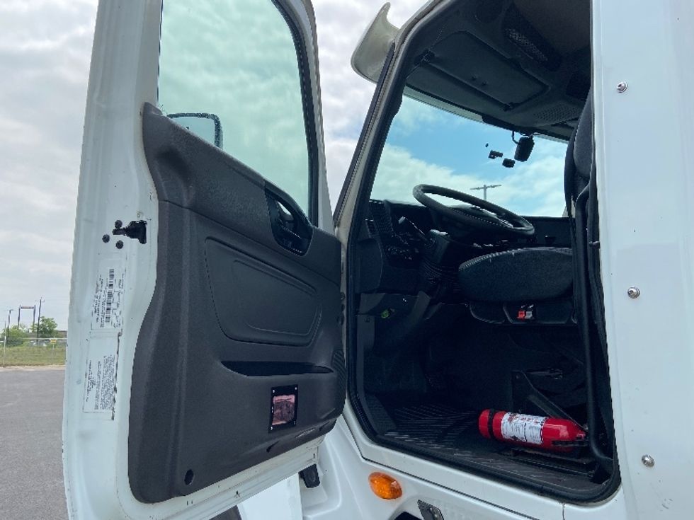 Day Cab Tractor-Heavy Duty Tractors-International-2019-LT625-San Antonio-TX-436,852\n\t\tmiles-$ 23,500 - Image 9