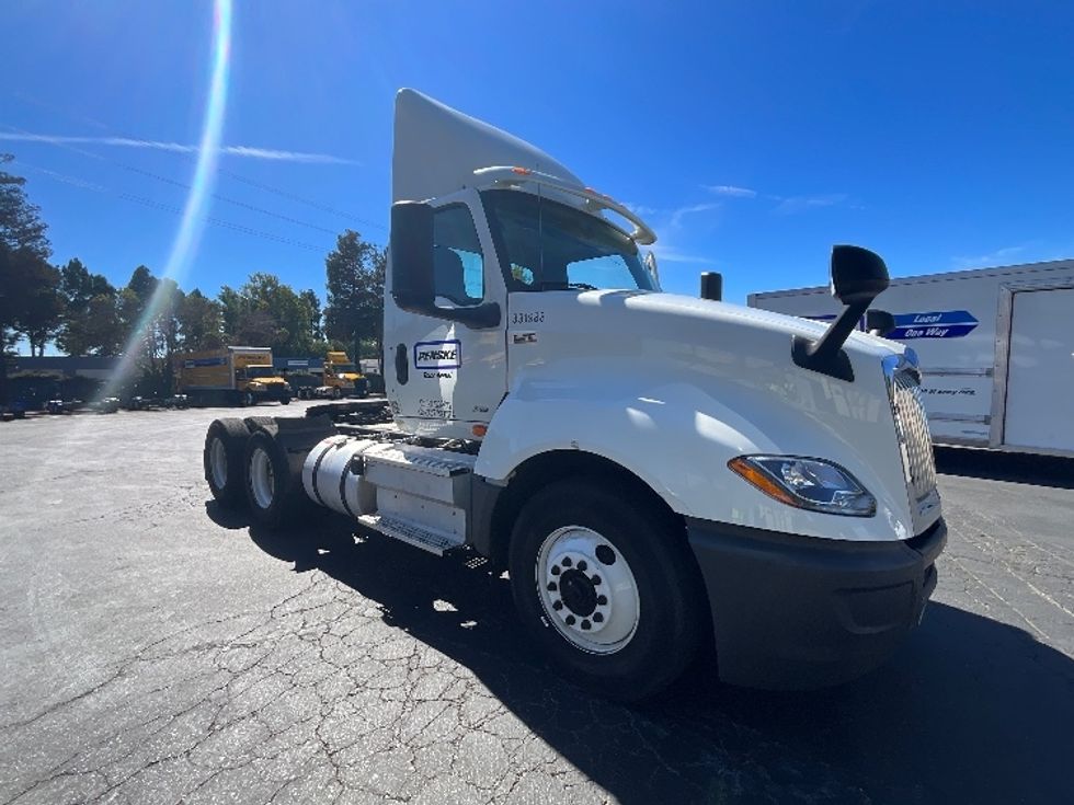 Day Cab Tractor-Heavy Duty Tractors-International-2019-LT625-Santa Clara-CA-195,259\n\t\tmiles-$ 27,500 - Image 1
