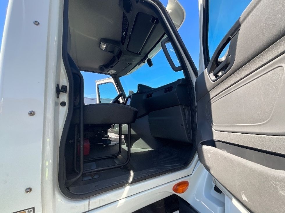 Day Cab Tractor-Heavy Duty Tractors-International-2019-LT625-Santa Clara-CA-195,259\n\t\tmiles-$ 27,500 - Image 12