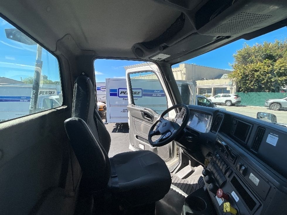 Day Cab Tractor-Heavy Duty Tractors-International-2019-LT625-Santa Clara-CA-195,259\n\t\tmiles-$ 27,500 - Image 14