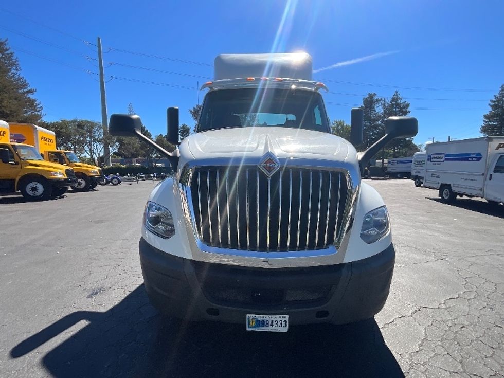 Day Cab Tractor-Heavy Duty Tractors-International-2019-LT625-Santa Clara-CA-195,259\n\t\tmiles-$ 27,500 - Image 2