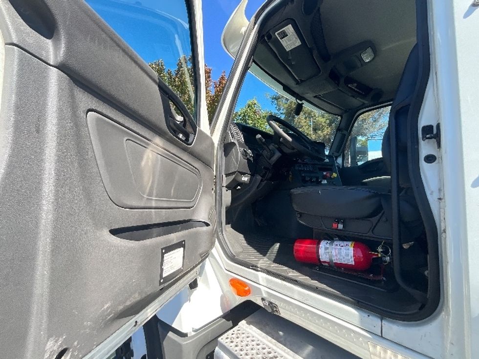 Day Cab Tractor-Heavy Duty Tractors-International-2019-LT625-Santa Clara-CA-195,259\n\t\tmiles-$ 27,500 - Image 9