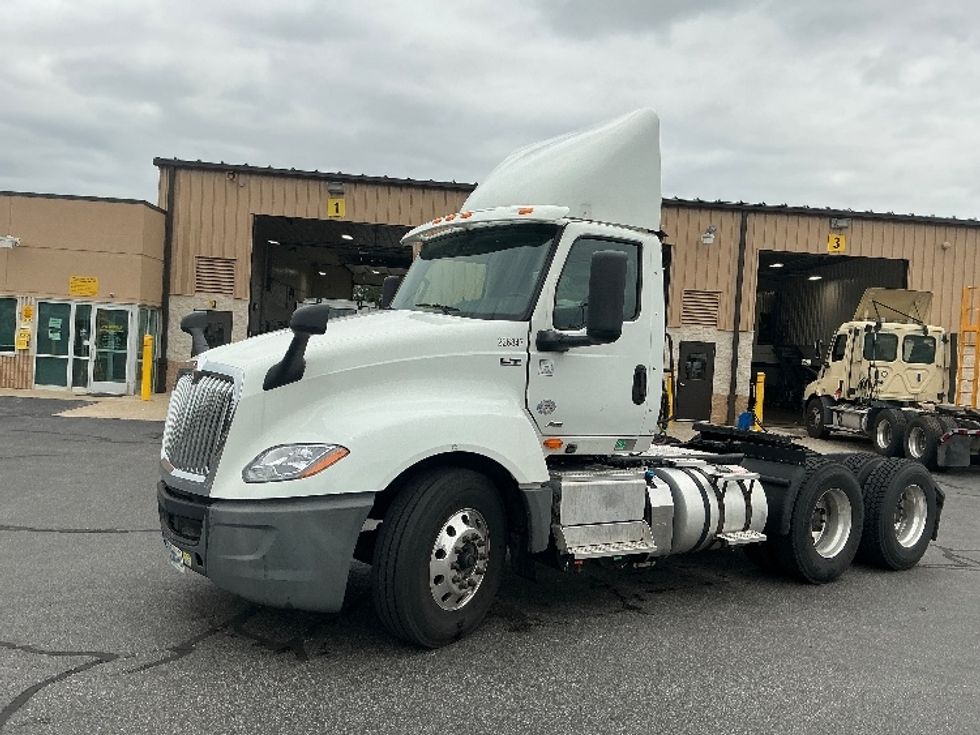 Day Cab Tractor-Heavy Duty Tractors-International-2019-LT625-South Bend-IN-213,540\n\t\tmiles-$ 29,250 - Image 3