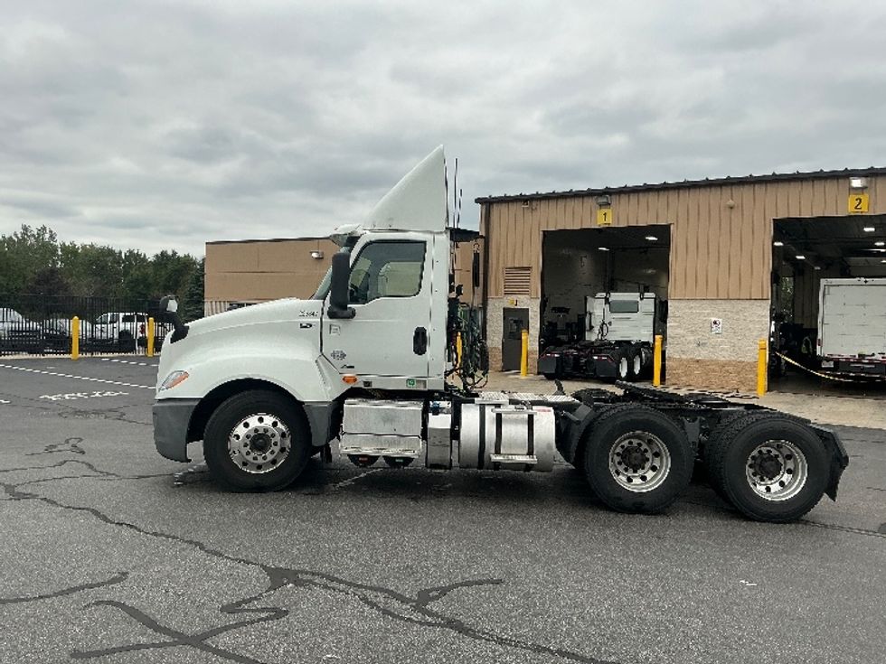 Day Cab Tractor-Heavy Duty Tractors-International-2019-LT625-South Bend-IN-213,540\n\t\tmiles-$ 29,250 - Image 4