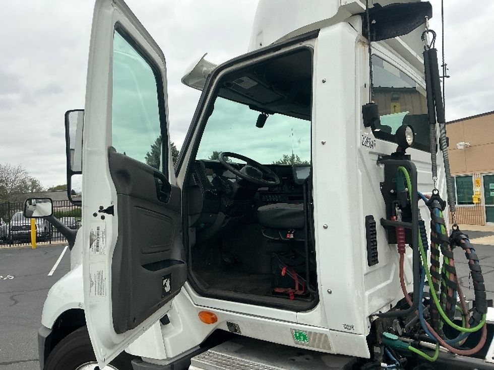 Day Cab Tractor-Heavy Duty Tractors-International-2019-LT625-South Bend-IN-213,540\n\t\tmiles-$ 29,250 - Image 9