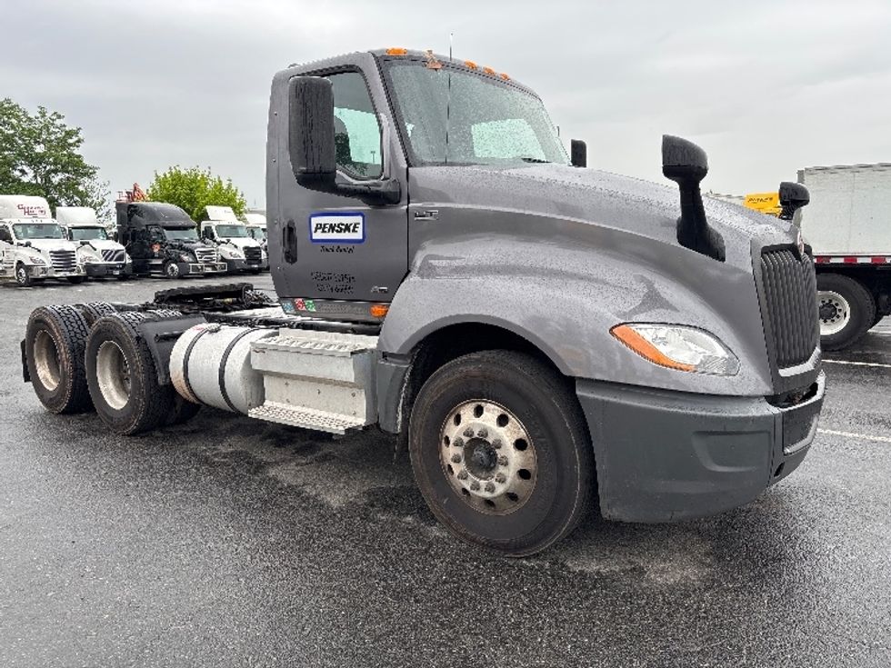 Day Cab Tractor-Heavy Duty Tractors-International-2019-LT625-South Plainfield-NJ-277,857\n\t\tmiles-$ 22,250 - Image 1