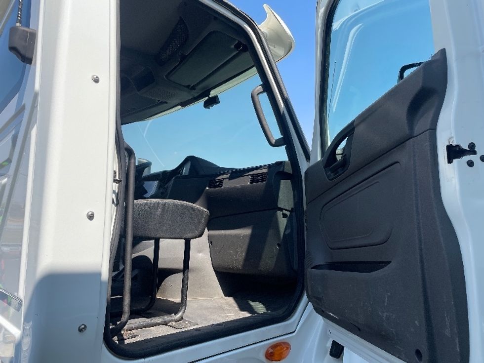 Day Cab Tractor-Heavy Duty Tractors-International-2019-LT625-Spartanburg-SC-251,930\n\t\tmiles-$ 31,250 - Image 12