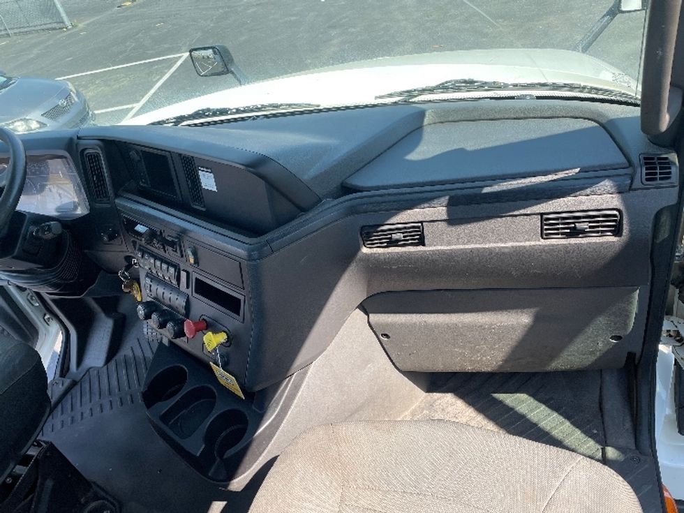 Day Cab Tractor-Heavy Duty Tractors-International-2019-LT625-Spartanburg-SC-251,930\n\t\tmiles-$ 31,250 - Image 13