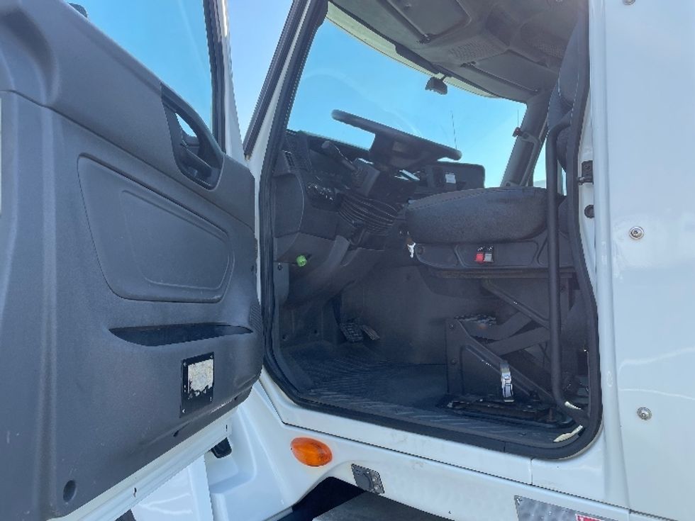 Day Cab Tractor-Heavy Duty Tractors-International-2019-LT625-Spartanburg-SC-251,930\n\t\tmiles-$ 31,250 - Image 9