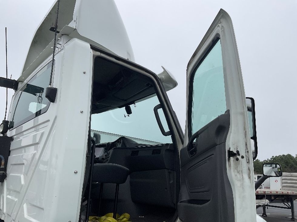 Day Cab Tractor-Heavy Duty Tractors-International-2019-LT625-Spartanburg-SC-459,704\n\t\tmiles-$ 22,500 - Image 11