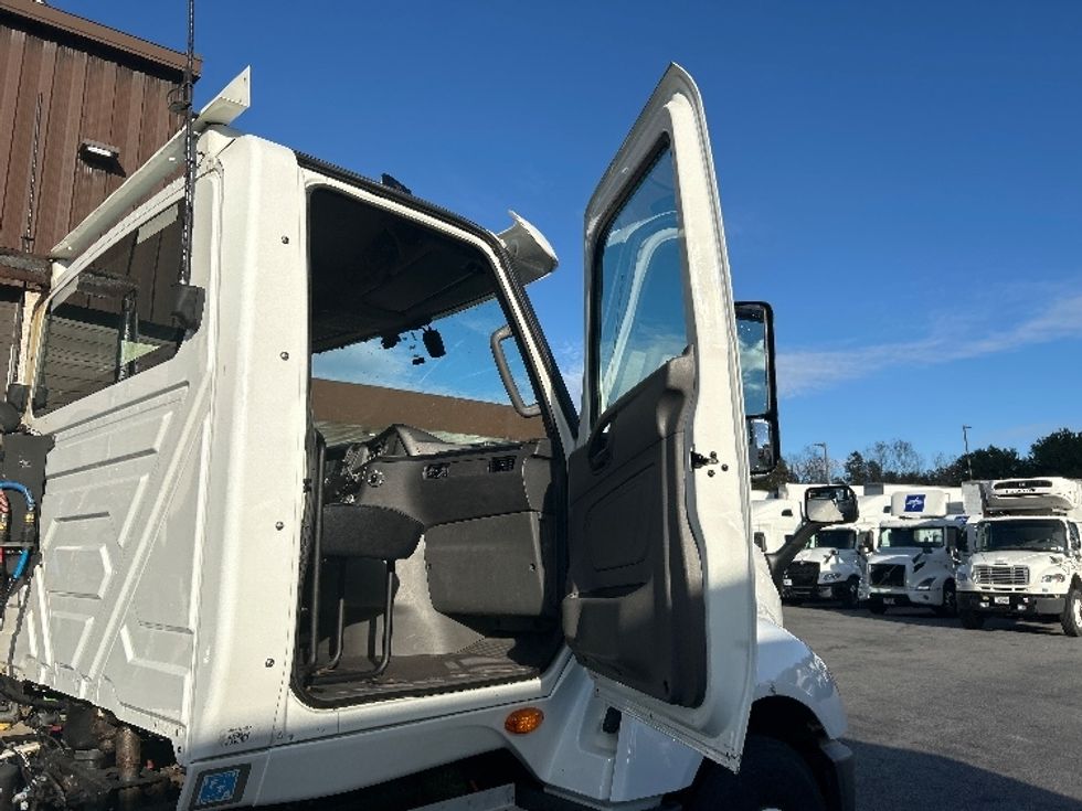 Day Cab Tractor-Heavy Duty Tractors-International-2019-LT625-Springfield-MA-538,051\n\t\tmiles-$ 19,000 - Image 12