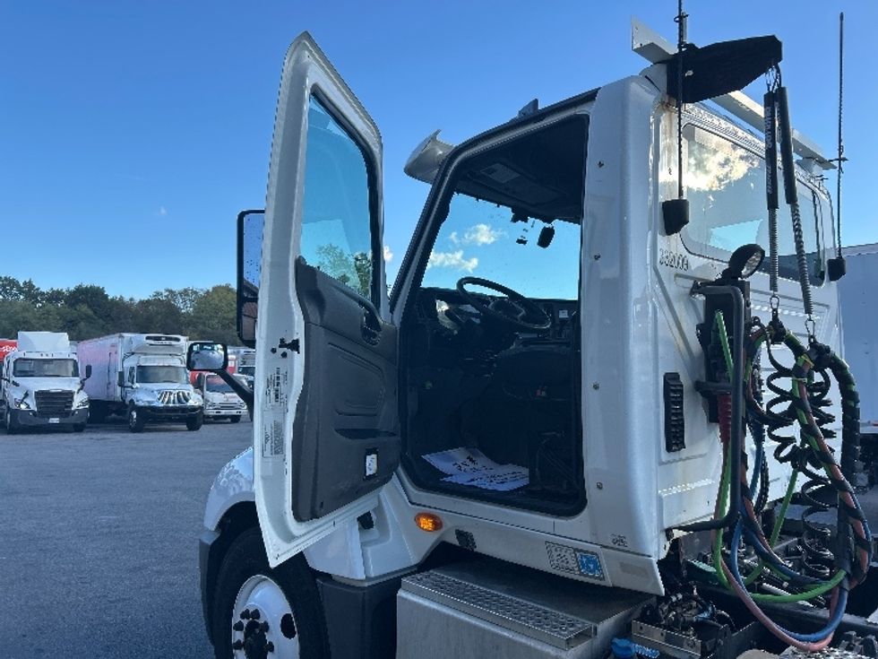 Day Cab Tractor-Heavy Duty Tractors-International-2019-LT625-Springfield-MA-538,051\n\t\tmiles-$ 19,000 - Image 9