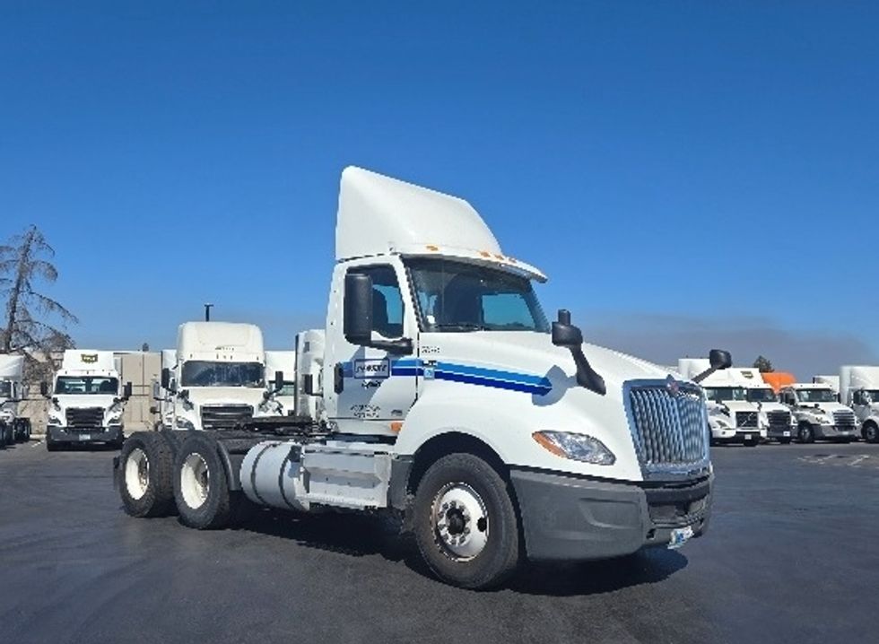 Day Cab Tractor-Heavy Duty Tractors-International-2019-LT625-Stockton-CA-275,428\n\t\tmiles-$ 31,250 - Image 1