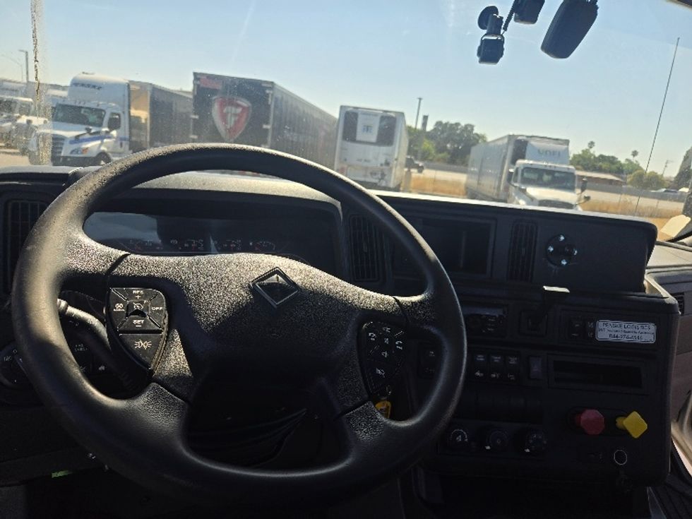 Day Cab Tractor-Heavy Duty Tractors-International-2019-LT625-Stockton-CA-275,428\n\t\tmiles-$ 31,250 - Image 11
