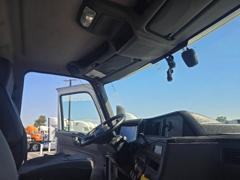 Day Cab Tractor-Heavy Duty Tractors-International-2019-LT625-Stockton-CA-275,428\n\t\tmiles-$ 31,250 - Image 14
