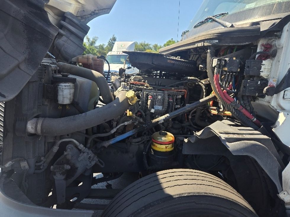 Day Cab Tractor-Heavy Duty Tractors-International-2019-LT625-Stockton-CA-275,428\n\t\tmiles-$ 31,250 - Image 16