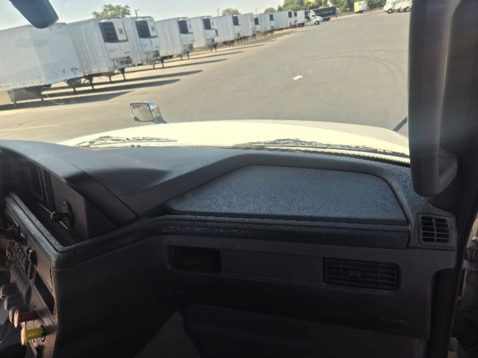 Day Cab Tractor-Heavy Duty Tractors-International-2019-LT625-Stockton-CA-286,023\n\t\tmiles-$ 31,250 - Image 13