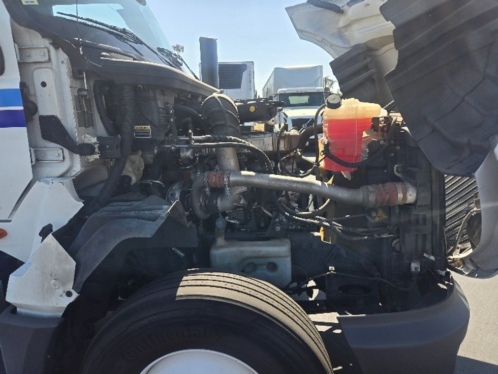 Day Cab Tractor-Heavy Duty Tractors-International-2019-LT625-Stockton-CA-286,023\n\t\tmiles-$ 31,250 - Image 15