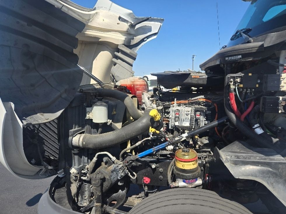 Day Cab Tractor-Heavy Duty Tractors-International-2019-LT625-Stockton-CA-286,023\n\t\tmiles-$ 31,250 - Image 16