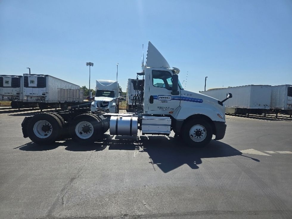 Day Cab Tractor-Heavy Duty Tractors-International-2019-LT625-Stockton-CA-286,023\n\t\tmiles-$ 31,250 - Image 8