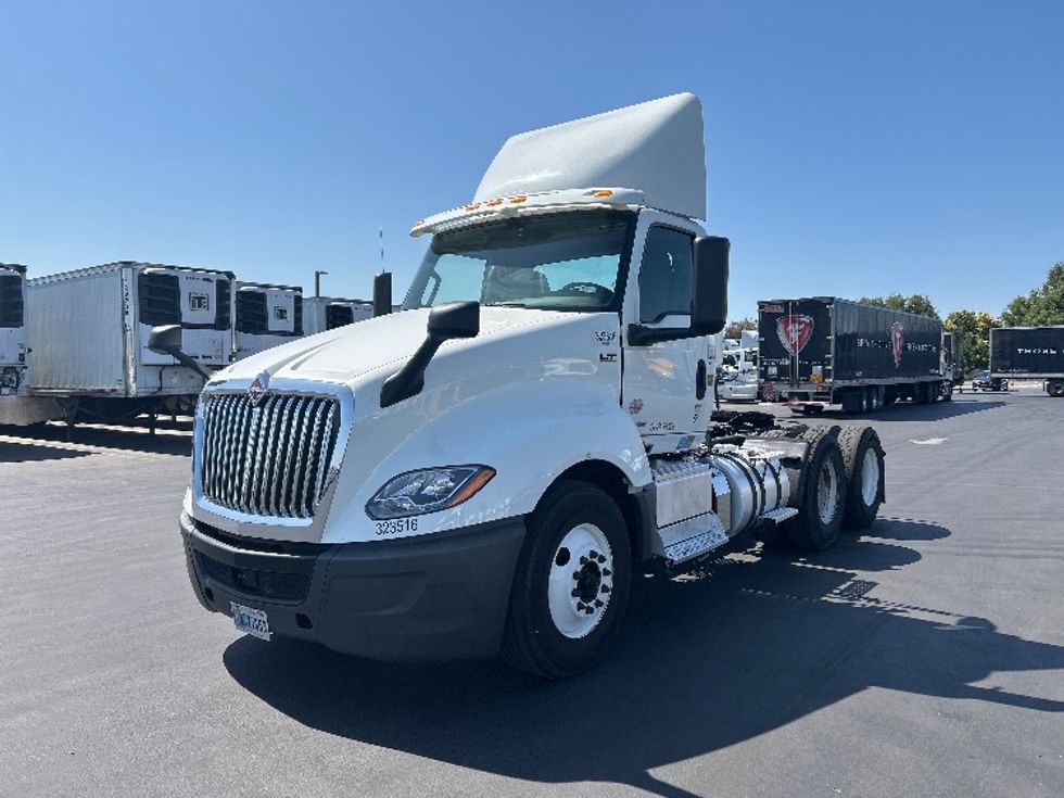 2019 International LT625 LT photo 3