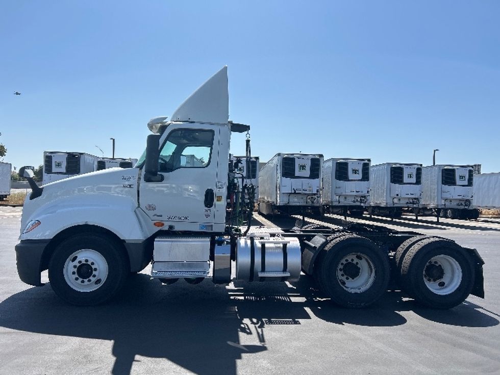 2019 International LT625 LT photo 4