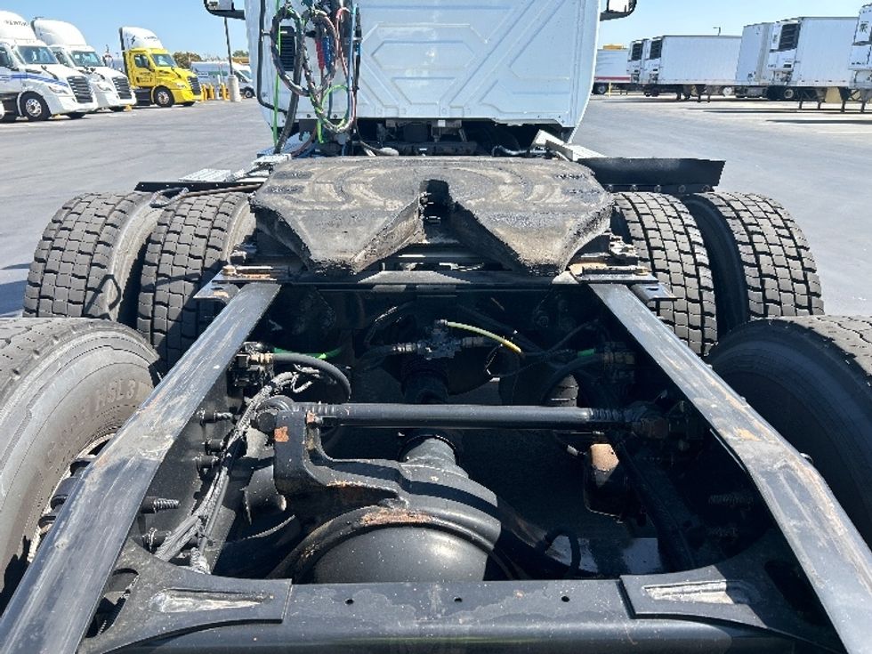 Day Cab Tractor-Heavy Duty Tractors-International-2019-LT625-Stockton-CA-308,696\n\t\tmiles-$ 30,000 - Image 6