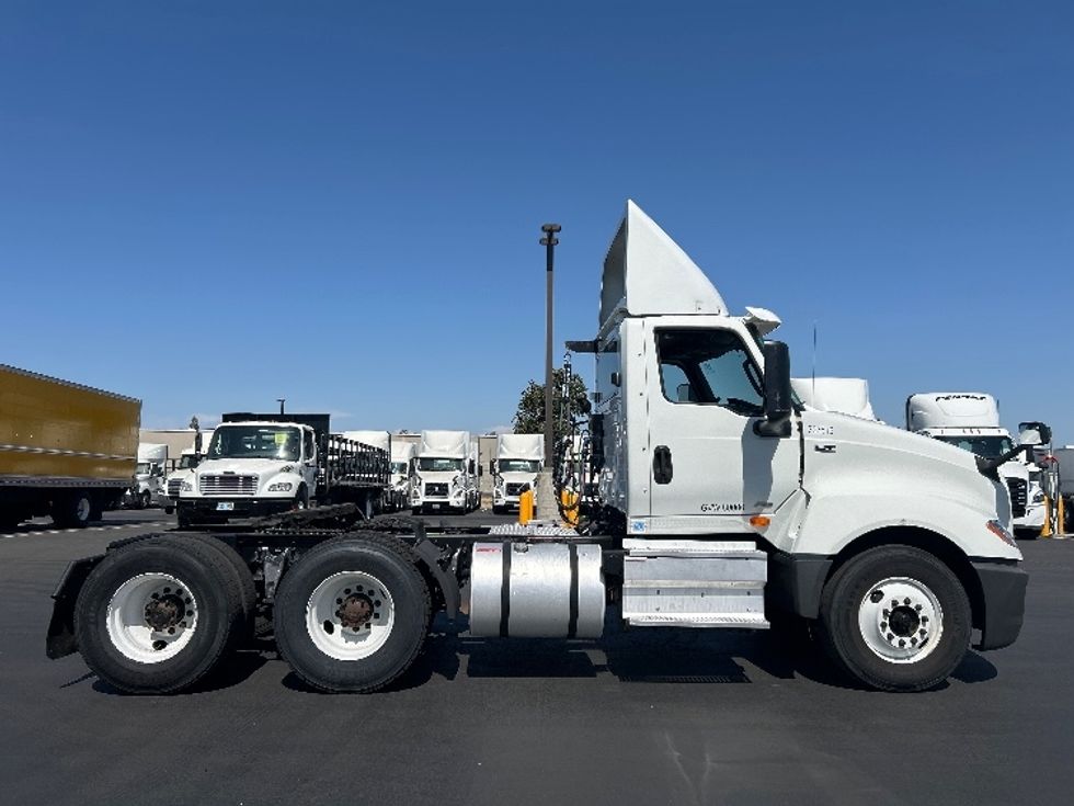 Day Cab Tractor-Heavy Duty Tractors-International-2019-LT625-Stockton-CA-308,696\n\t\tmiles-$ 30,000 - Image 8