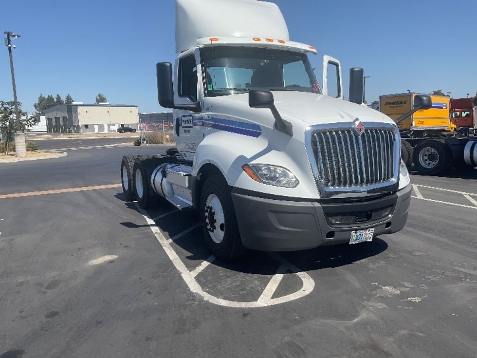 Day Cab Tractor-Heavy Duty Tractors-International-2019-LT625-Stockton-CA-318,830\n\t\tmiles-$ 29,500 - Image 1