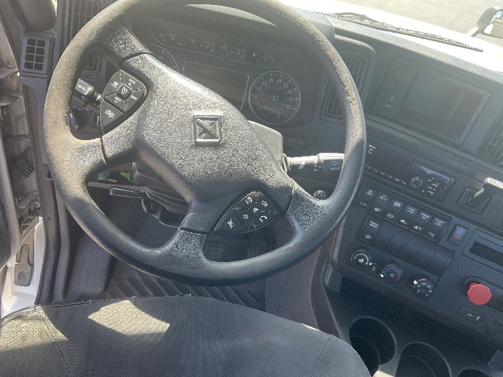 Day Cab Tractor-Heavy Duty Tractors-International-2019-LT625-Stockton-CA-318,830\n\t\tmiles-$ 29,500 - Image 11