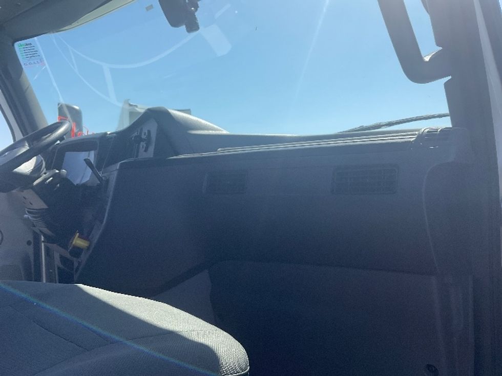 Day Cab Tractor-Heavy Duty Tractors-International-2019-LT625-Stockton-CA-318,830\n\t\tmiles-$ 29,500 - Image 13