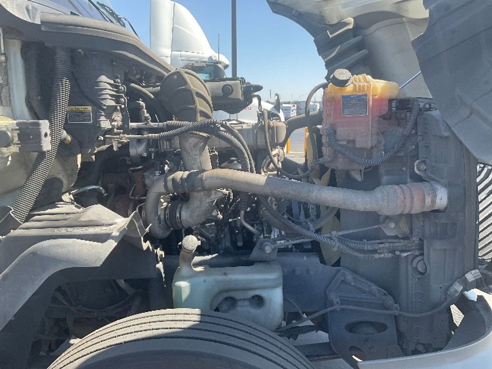 Day Cab Tractor-Heavy Duty Tractors-International-2019-LT625-Stockton-CA-318,830\n\t\tmiles-$ 29,500 - Image 15