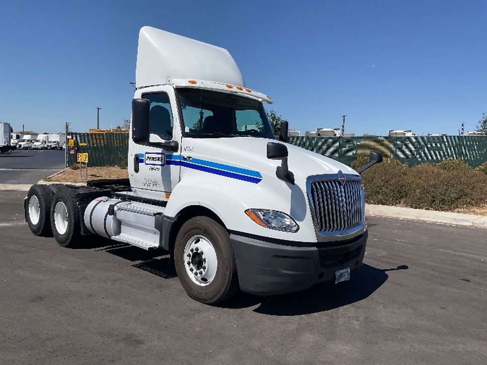 Day Cab Tractor-Heavy Duty Tractors-International-2019-LT625-Stockton-CA-349,667\n\t\tmiles-$ 28,750 - Image 1