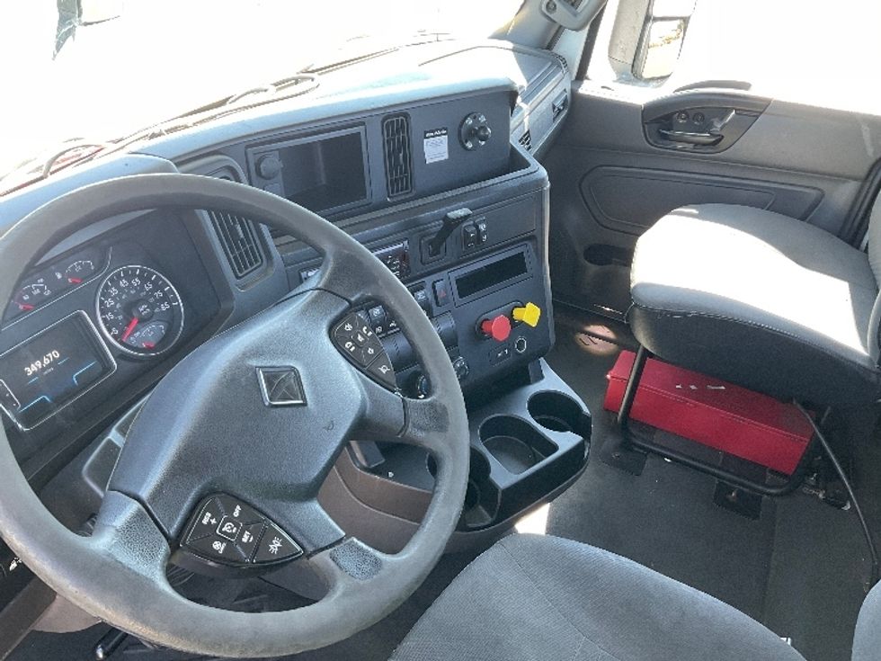 Day Cab Tractor-Heavy Duty Tractors-International-2019-LT625-Stockton-CA-349,667\n\t\tmiles-$ 28,750 - Image 10