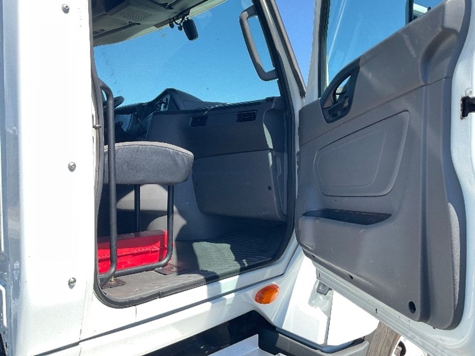 Day Cab Tractor-Heavy Duty Tractors-International-2019-LT625-Stockton-CA-349,667\n\t\tmiles-$ 28,750 - Image 12