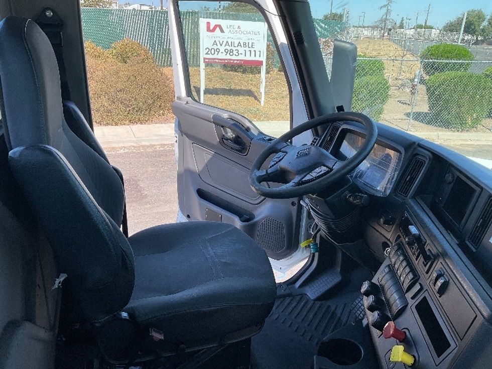 Day Cab Tractor-Heavy Duty Tractors-International-2019-LT625-Stockton-CA-349,667\n\t\tmiles-$ 28,750 - Image 14