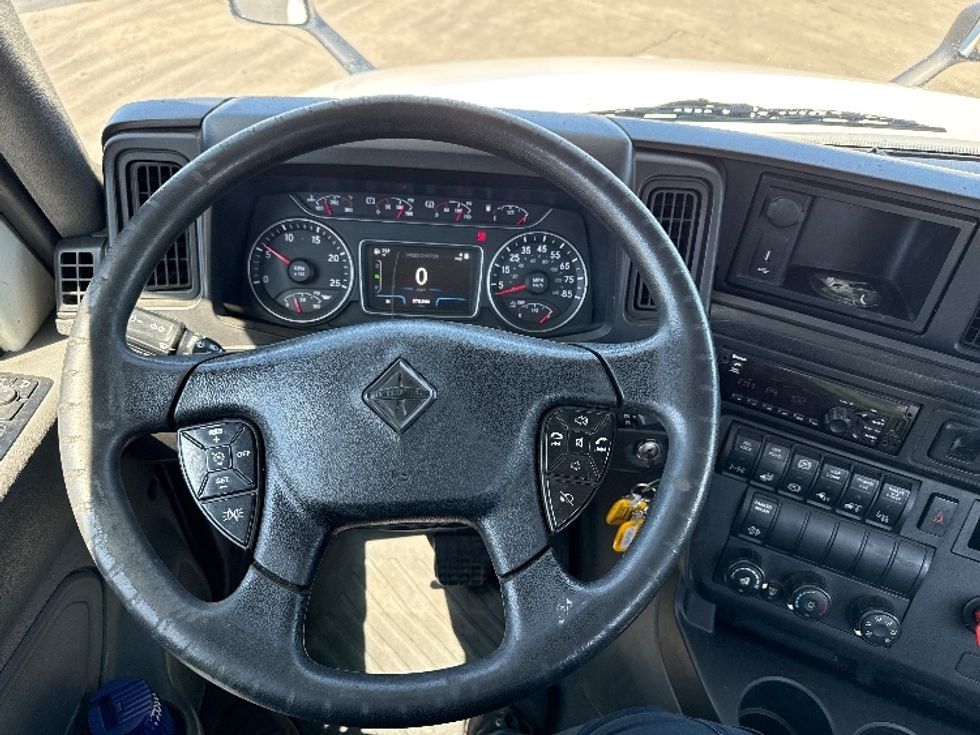 Day Cab Tractor-Heavy Duty Tractors-International-2019-LT625-Stockton-CA-370,046\n\t\tmiles-$ 26,750 - Image 11