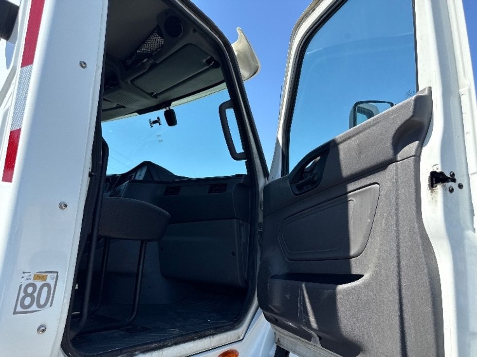 Day Cab Tractor-Heavy Duty Tractors-International-2019-LT625-Stockton-CA-370,046\n\t\tmiles-$ 26,750 - Image 12