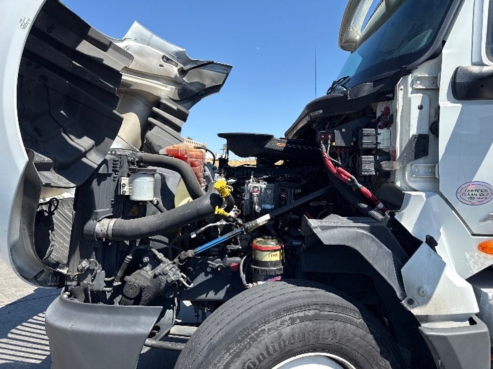 Day Cab Tractor-Heavy Duty Tractors-International-2019-LT625-Stockton-CA-370,046\n\t\tmiles-$ 26,750 - Image 16