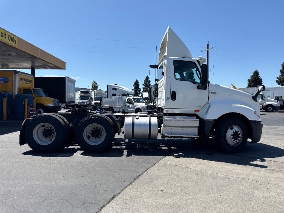 Day Cab Tractor-Heavy Duty Tractors-International-2019-LT625-Stockton-CA-370,046\n\t\tmiles-$ 26,750 - Image 8