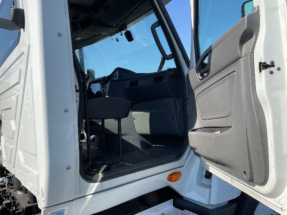 Day Cab Tractor-Heavy Duty Tractors-International-2019-LT625-Stockton-CA-379,904\n\t\tmiles-$ 26,000 - Image 12