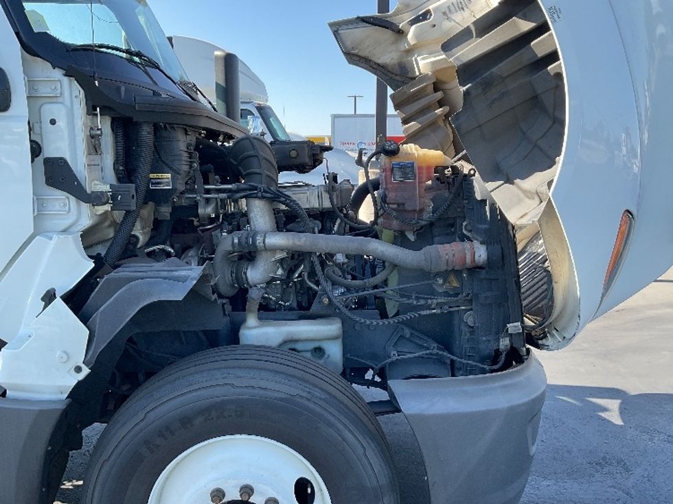 Day Cab Tractor-Heavy Duty Tractors-International-2019-LT625-Stockton-CA-379,904\n\t\tmiles-$ 26,000 - Image 15