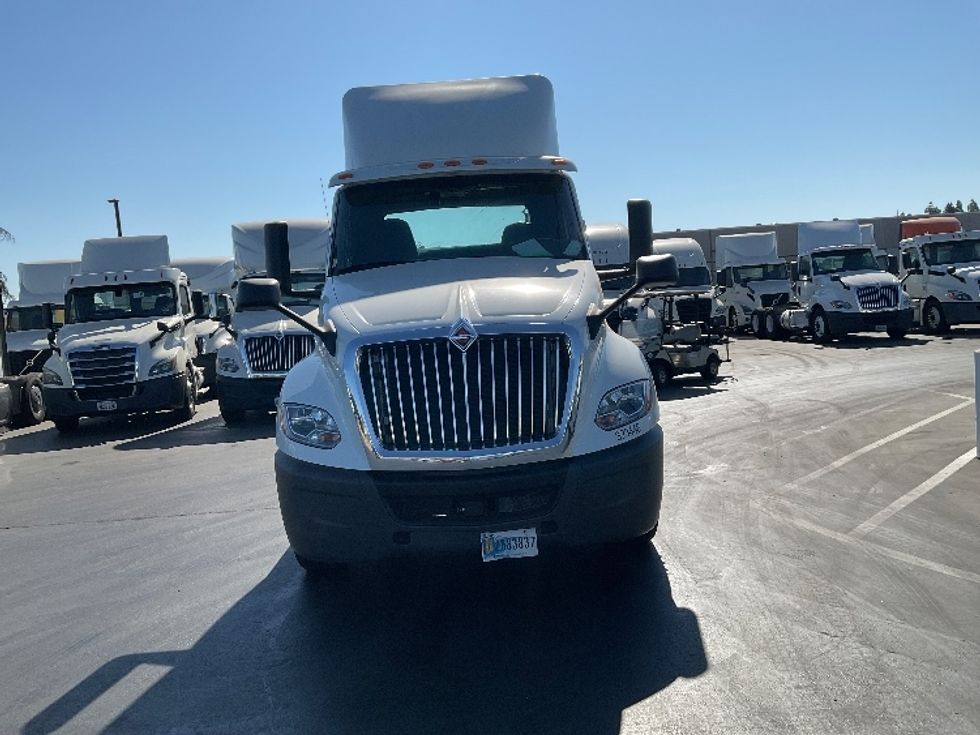 Day Cab Tractor-Heavy Duty Tractors-International-2019-LT625-Stockton-CA-379,904\n\t\tmiles-$ 26,000 - Image 2