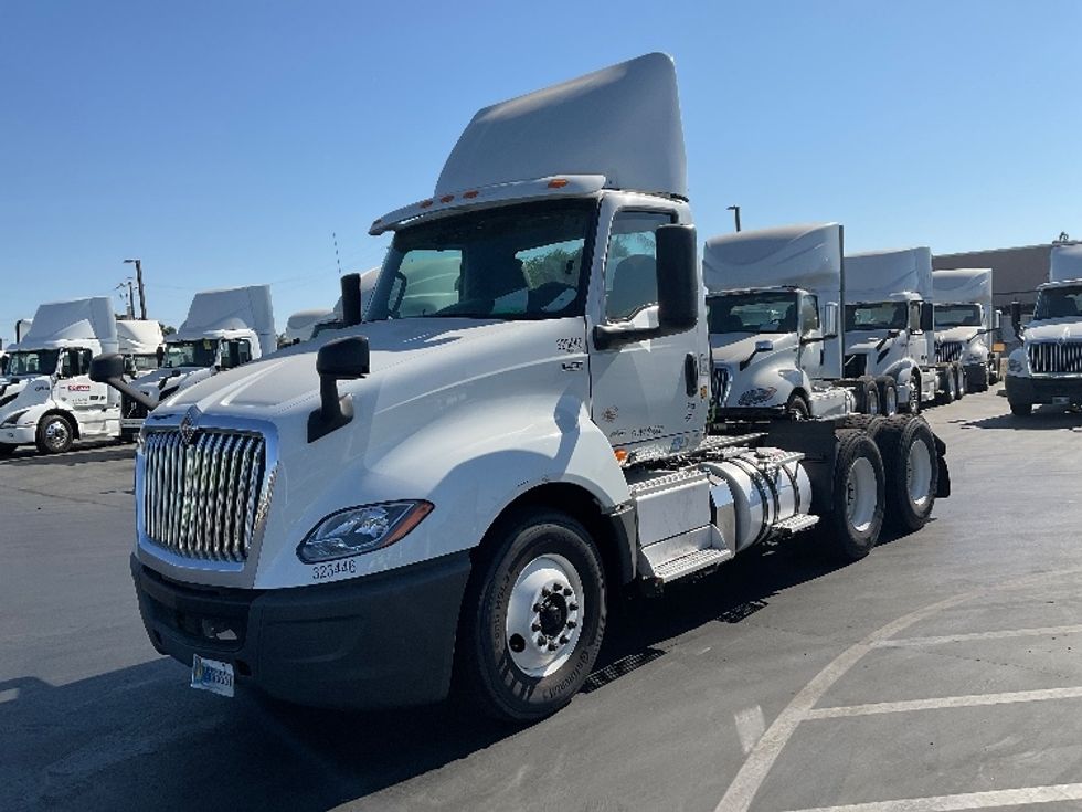 Day Cab Tractor-Heavy Duty Tractors-International-2019-LT625-Stockton-CA-379,904\n\t\tmiles-$ 26,000 - Image 3
