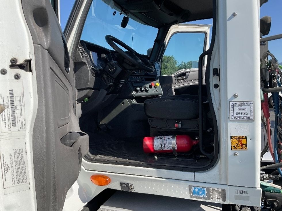 Day Cab Tractor-Heavy Duty Tractors-International-2019-LT625-Stockton-CA-379,904\n\t\tmiles-$ 26,000 - Image 9