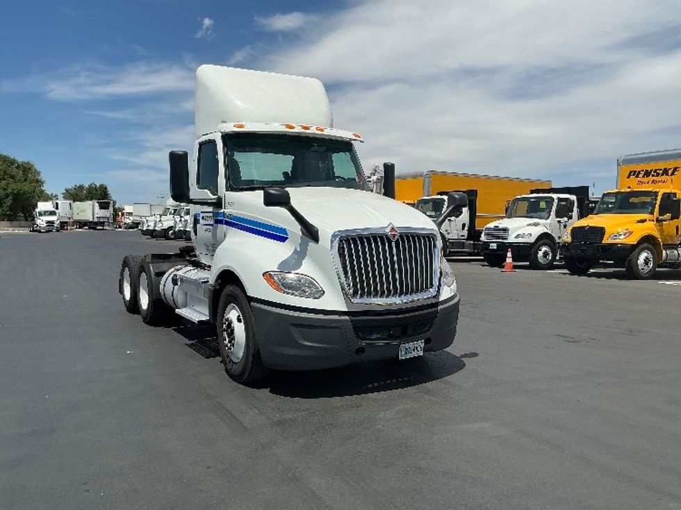 Day Cab Tractor-Heavy Duty Tractors-International-2019-LT625-Stockton-CA-398,021\n\t\tmiles-$ 25,000 - Image 1