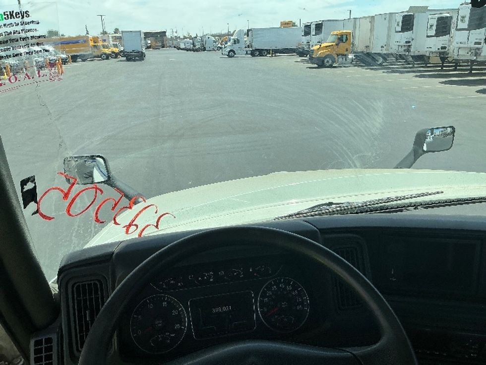 Day Cab Tractor-Heavy Duty Tractors-International-2019-LT625-Stockton-CA-398,021\n\t\tmiles-$ 25,000 - Image 11