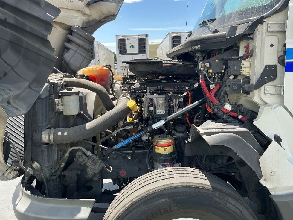 Day Cab Tractor-Heavy Duty Tractors-International-2019-LT625-Stockton-CA-398,021\n\t\tmiles-$ 25,000 - Image 16